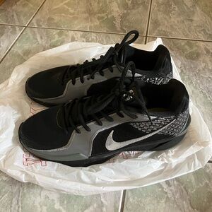 Men’s Nike Sabrina 2 Mirrored Sneakers size 9.5